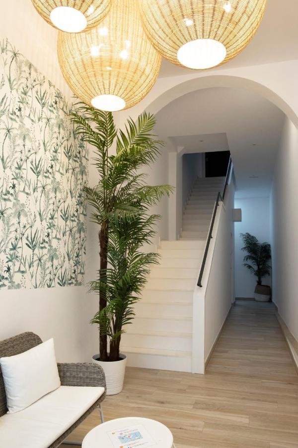 Urban Suites Sitges Apartments Eksteriør billede